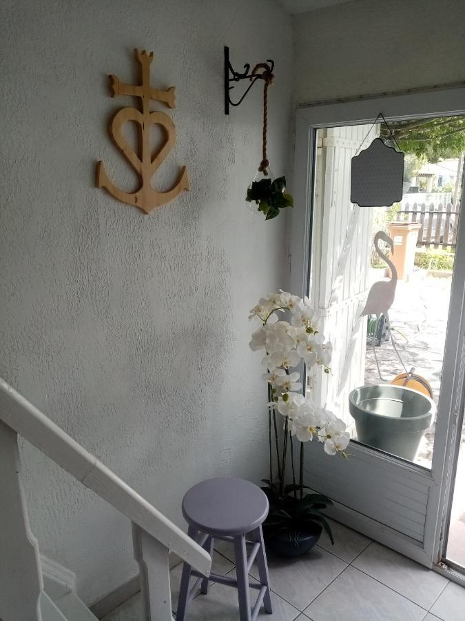 Bed and Breakfast Le Flamant Rose Salin-de-Giraud Exterior foto