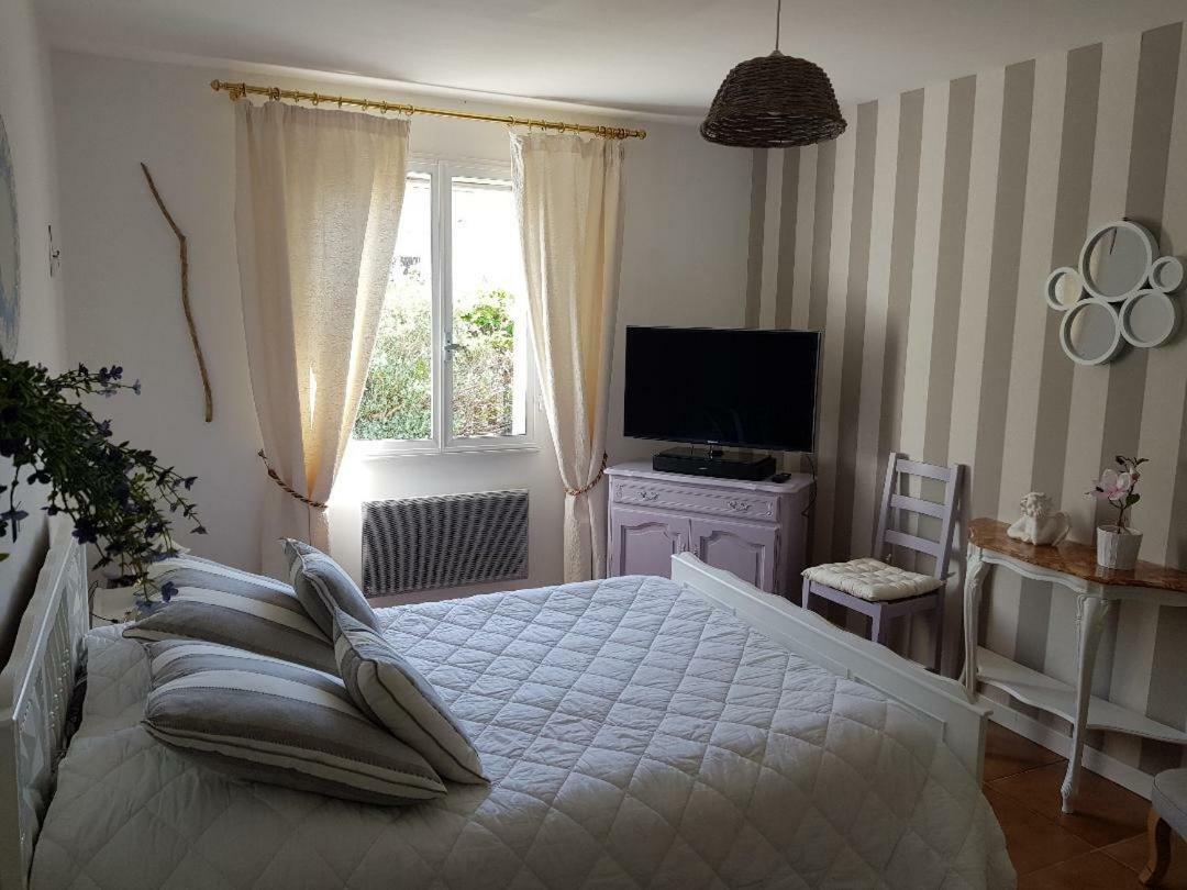 Bed and Breakfast Le Flamant Rose Salin-de-Giraud Exterior foto